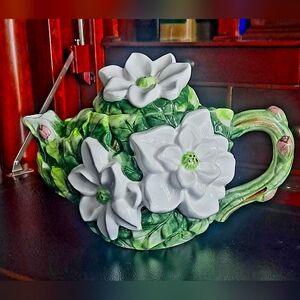 🍀VINTAGE MAGNOLIA BLOSSOM TEAPOT